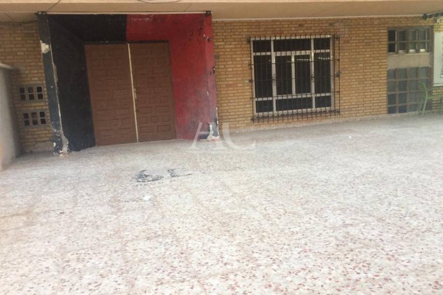 Venta - Local comercial - Arenales del Sol