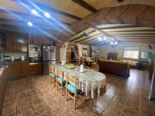 Venta - Chalet / Casa de campo - Hondón de las Nieves