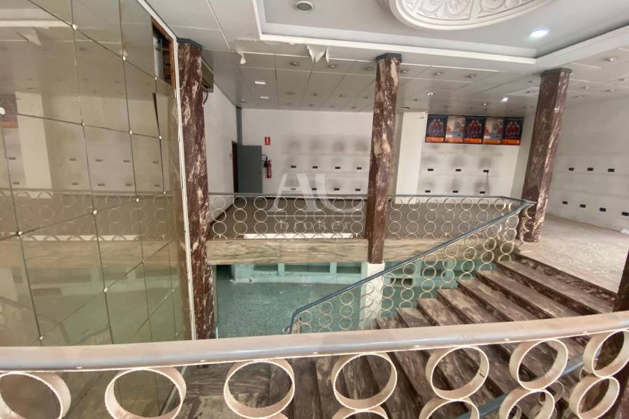 Venta - Local comercial - Elche - Puente de la Virgen