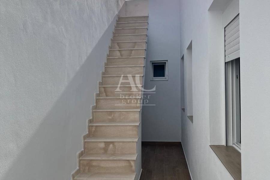 Venta - Vivienda unifamiliar - Elche - Avenida de la Libertad