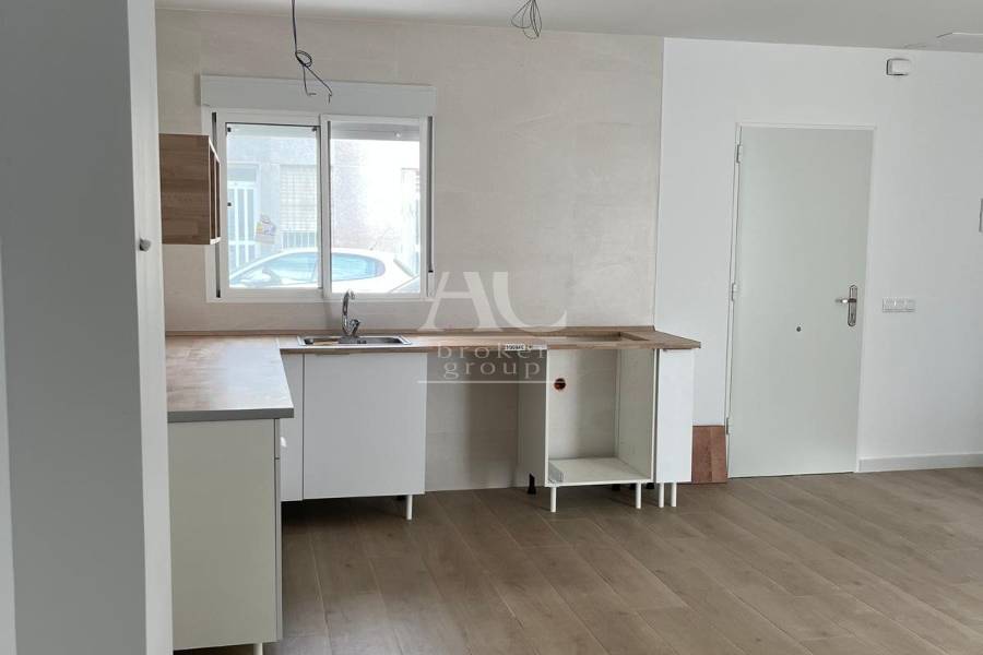 Venta - Vivienda unifamiliar - Elche - Avenida de la Libertad