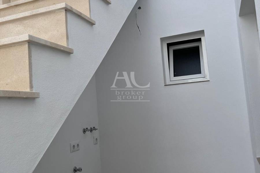 Venta - Vivienda unifamiliar - Elche - Avenida de la Libertad