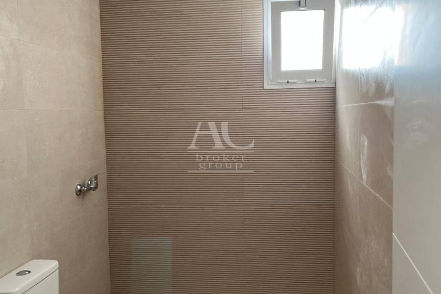 Venta - Vivienda unifamiliar - Elche - Avenida de la Libertad