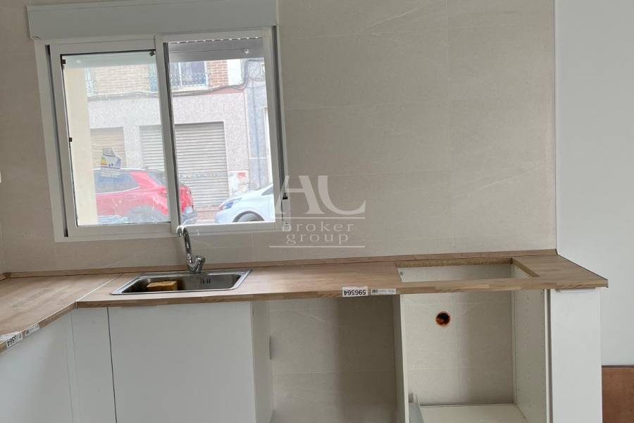 Venta - Vivienda unifamiliar - Elche - Avenida de la Libertad