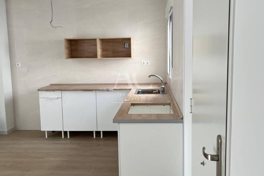 Venta - Vivienda unifamiliar - Elche - Avenida de la Libertad