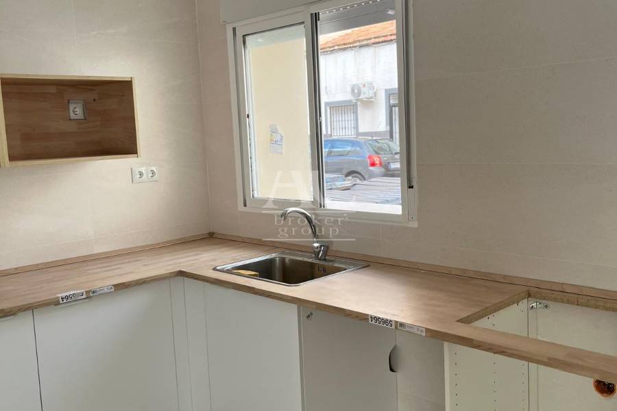 Venta - Vivienda unifamiliar - Elche - Avenida de la Libertad