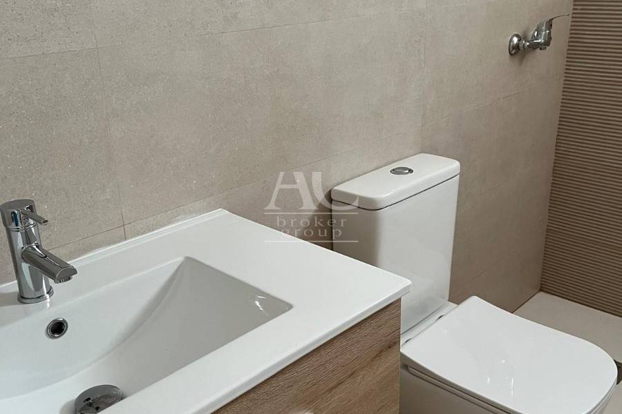 Venta - Vivienda unifamiliar - Elche - Avenida de la Libertad