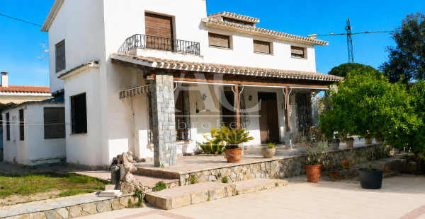 Chalet / Casa de campo - Venta - Elche - Ciudad Jardín 
