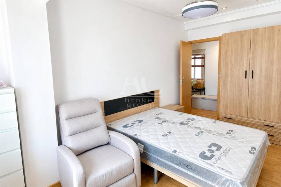 Alquiler - Habitación - Elche - Plaza Reyes Católicos